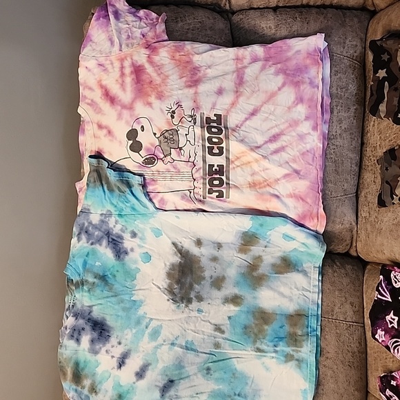 2 Tie Dye Tee Shirts sz M - Picture 1 of 6
